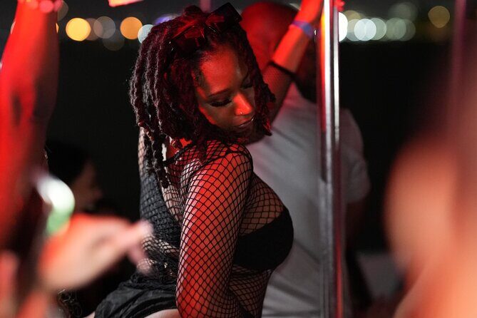 The Miami Experience Boat Party - Booking, Timing, and Group Size