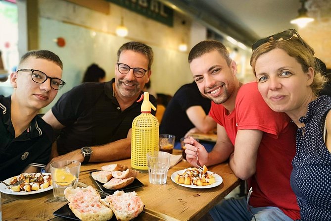 The Most Complete Private Tour With Sagrada Familia & Park Guell - Meeting and Pickup Information