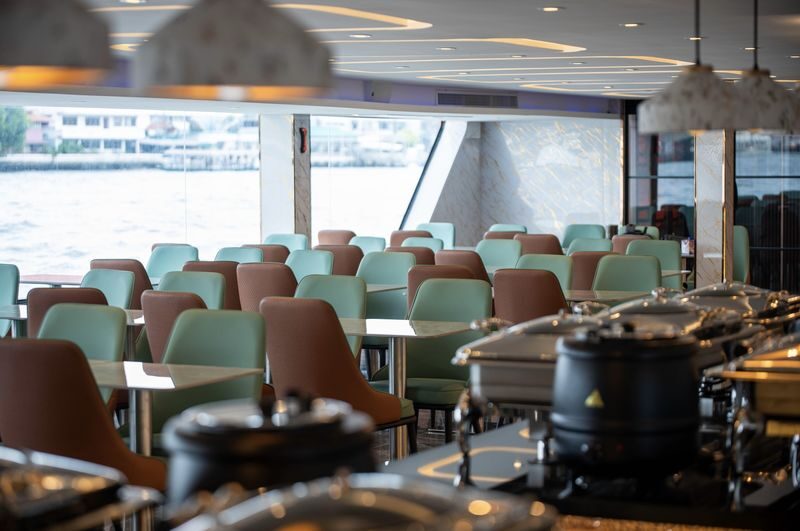 The Newest Luxury 5 Star Bangkok Chaophraya Dinner Cruise - Should You Book the Chao Phraya Dinner Cruise?