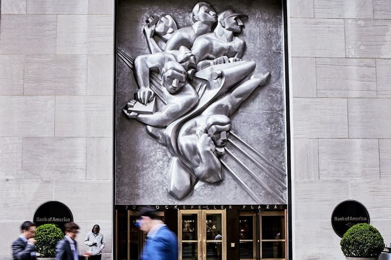 The Official Rockefeller Center Tour - Rockefeller Center’s art is the point