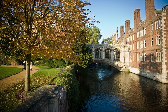 The Original Uncomfortable Cambridge Tour - Meeting and Pickup Details