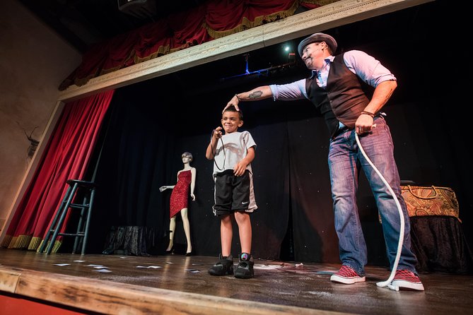 The Outta Control Magic Comedy Dinner Show, Orlando - Directions