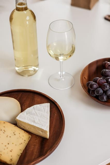 The Paris Food Experience: Montmartre Gourmet Food Tour - The Charm of a Guided Walking Tour