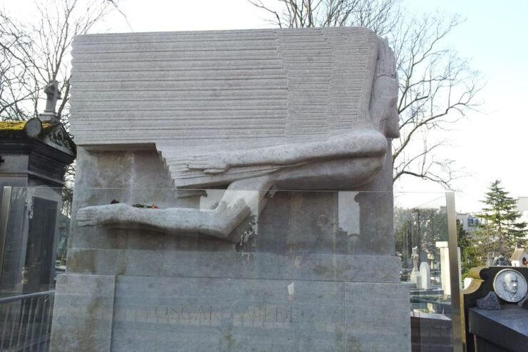The Père Lachaise Cemetery: Guided 2-Hour Small-Group Tour - Activity Details and Features
