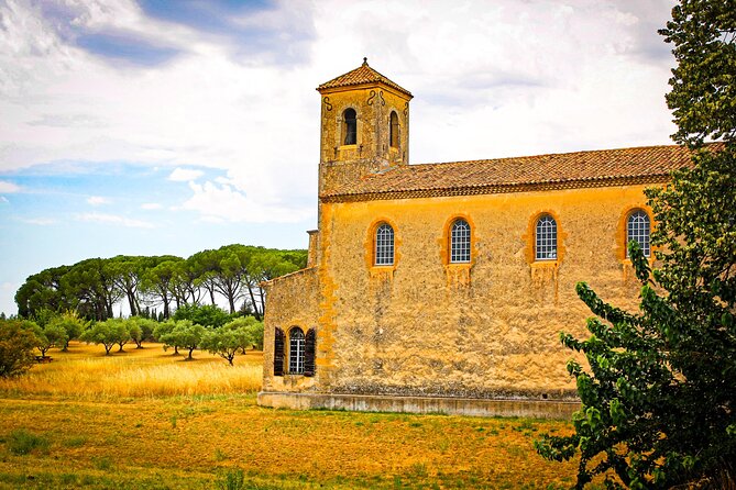 The Picturesque Luberon Villages of Lourmarin, Lauris, Cucuron & Bonnieux - Highlights of Lourmarin