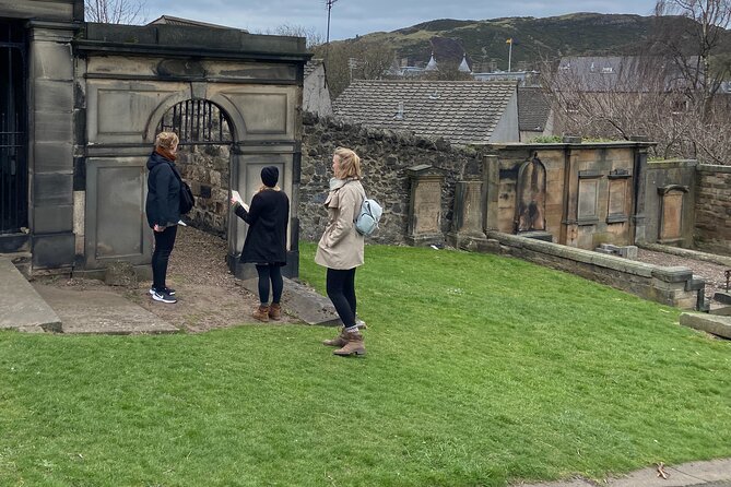 The Pirates Riddle: An Outdoor Treasure Hunt - Game Details and Equipment Included