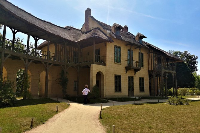 The Queen'S Hamlet in Versailles With Private Guide - Overview of Versailles and the Queens Hamlet