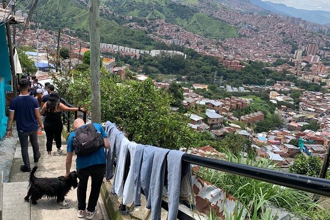 The Real Comuna 13 Graffiti Tour W/ Local Lunch & Beer - Inclusions