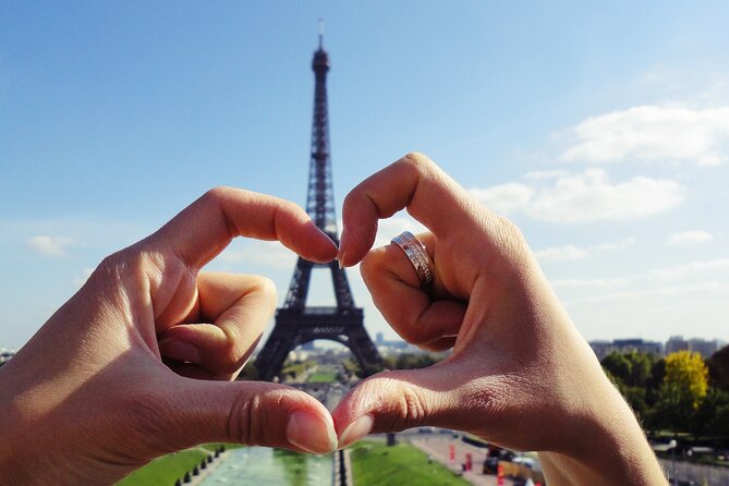 The Romantic Side of Paris (Fall in Love Again) - Private Tour With a Local - Paris: The City of Love