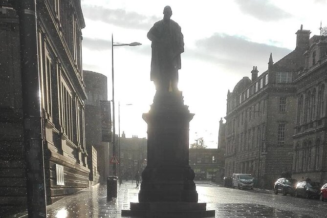 The Secrets of the Old Town of Edinburgh - Hidden Gems and Local Favorites