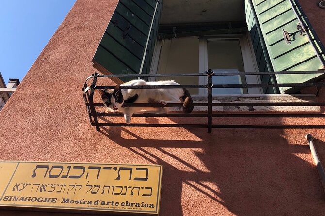 The Secrets of Venice: Introduction to the City & Gondola Ride - Exploring the Secrets of Venice