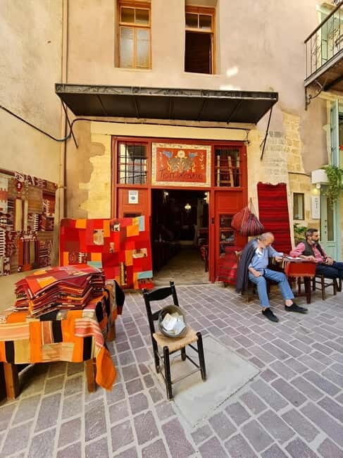 The selective food tour Feel like local from Heraklion - Lunch at a Traditional Kafenio