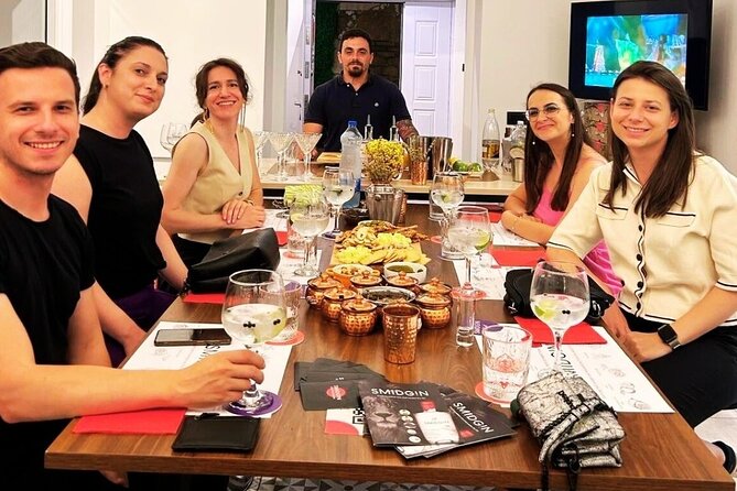 The Smidgin Experience - A Unique Gin & Cocktail Tasting Tour! - Group Size and Policies