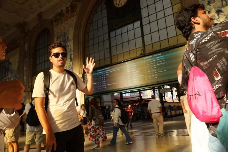 The Soul of Porto: Walking Tour with Food and Wine Tasting - The Itinerary in Detail: Why It Works