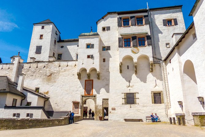 The Sound of Music and Culture Walk With a Local in Salzburg - Discovering the Culinary Delights of Salzburg