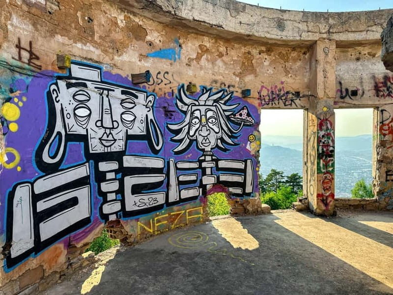 The spirit of the Winter Olympics | Hike along the bobsleigh track - A balanced view on the experience