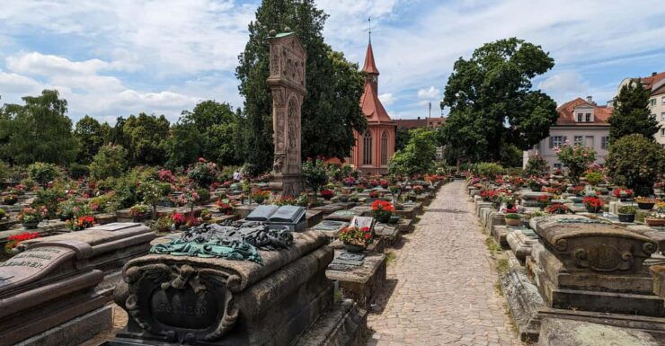 The St. Johannis Cemetery and the Hesperides Gardens - Key Points