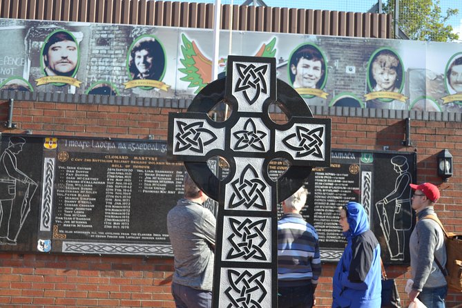 The Troubles ,Murals,History,And Peace Walls 2 Hrs Taxi Tour - Personalized Experience