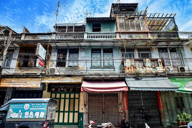 The Truly Charming Side of Bang Rak - Indulging in Authentic Thai Snacks and Eateries
