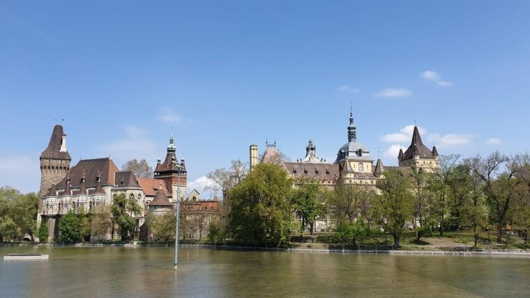 The Ultimate Private Kickstart Tour of Budapest - What to Expect and Tips for Your Visit