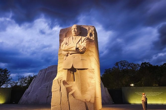 The Washington DC Sightseeing Day Pass: Save Big at 15 Monumental Attractions - Hop-on, Hop-off Bus Tour