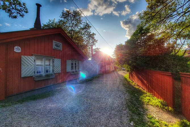 The Weavers Children and Barracks on Södermalm - Questions and Additional Information About the Tour