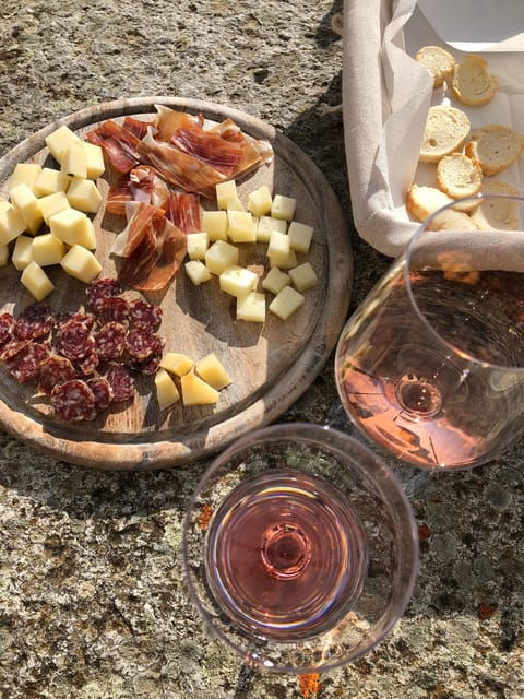 The WINEdering Bike: Private Bike Tour & Wine Tasting - An In-Depth Look at the Tour Experience