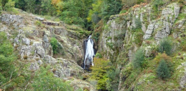 The Wonders of Arifat: A Journey to the Enchanted Waterfall - Good To Know