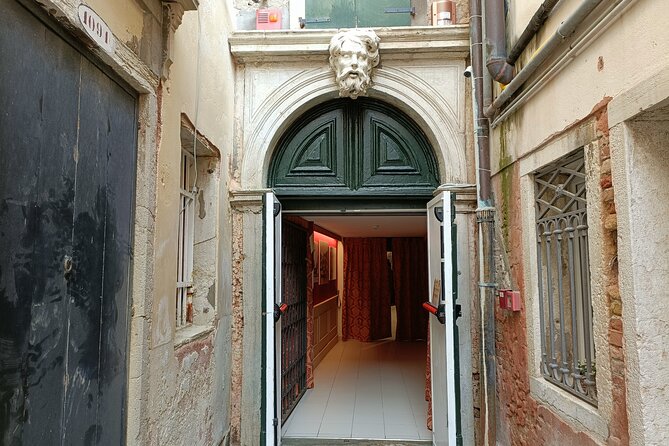 The Yard of Venice Gallery - Cancellation Policy and Guarantee