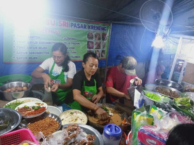 The Yummiest Street Food in Denpasar Old Night Market - Cultural Insights