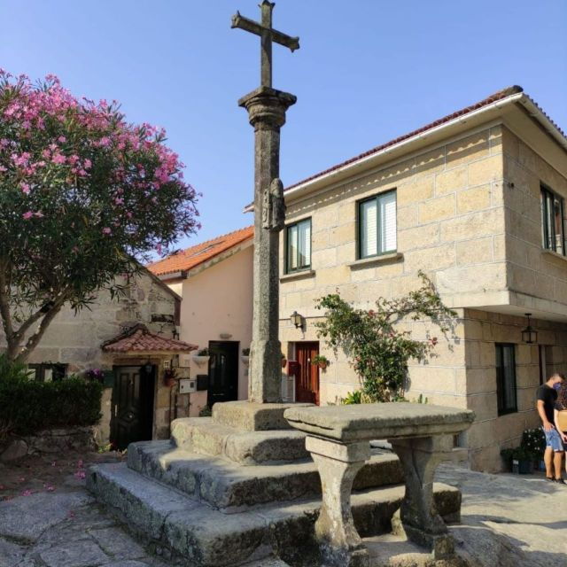 Theatrical Combarro - Tour Details