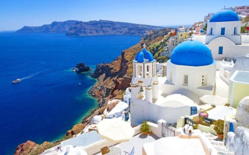 Thera: Santorini Highlights Private Guided Tour - Transportation and Group Size