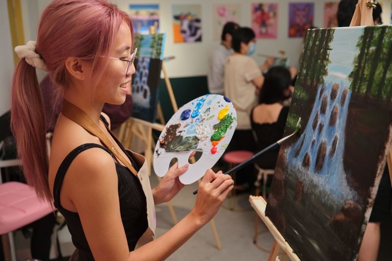 Therapeutic Art Jamming Workshop by Paintblush Singapore - Arriving at Victory Centre