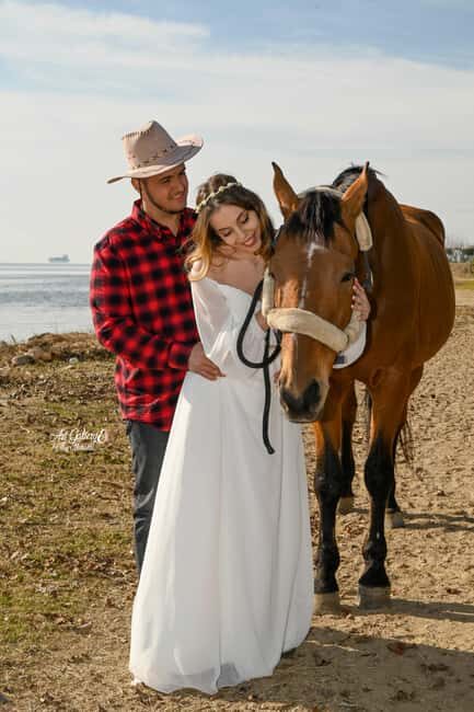 Thessaloniki: Horse Photoshoot in a natural landscape - Introduction