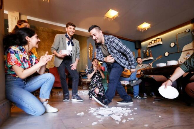 Thisio: Opa! Live Music and Plate Smashing in a Greek Fiesta - What to Expect