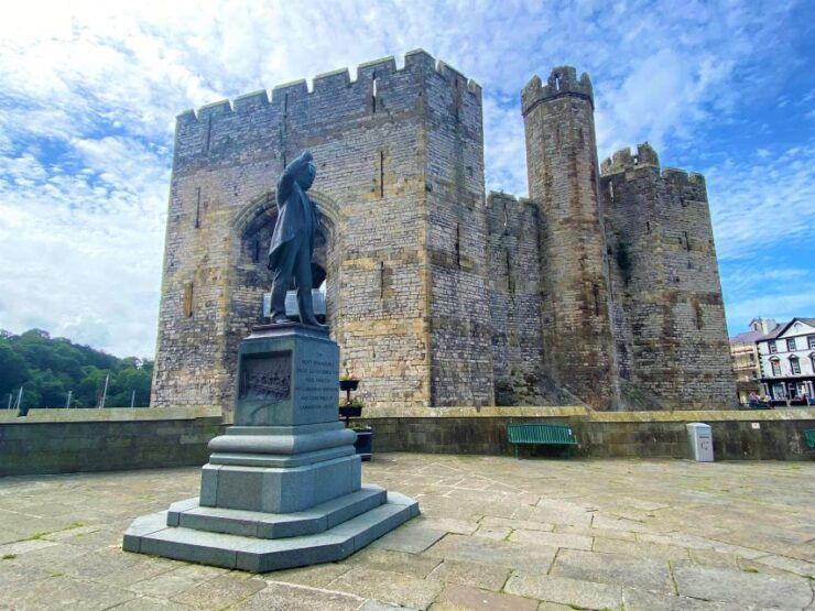 Three Countries of Britain Tour - 9 Days Tour - Tour Duration and Live Guide Availability