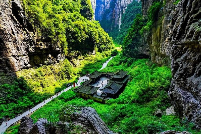 Three Natural Bridges & Dragon Gorge Private Day Tour - Two very different Wulong sights in one outing