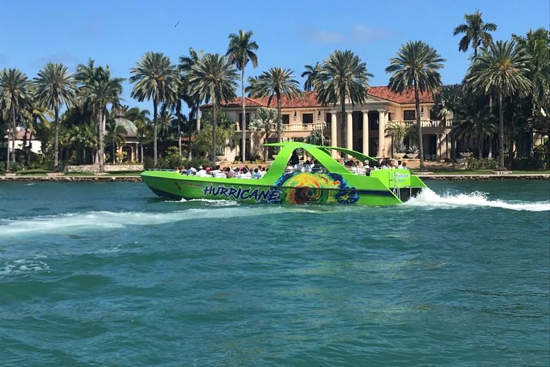 Thriller Miami Speedboat Adventures Tour - Star Island and the homes along the route