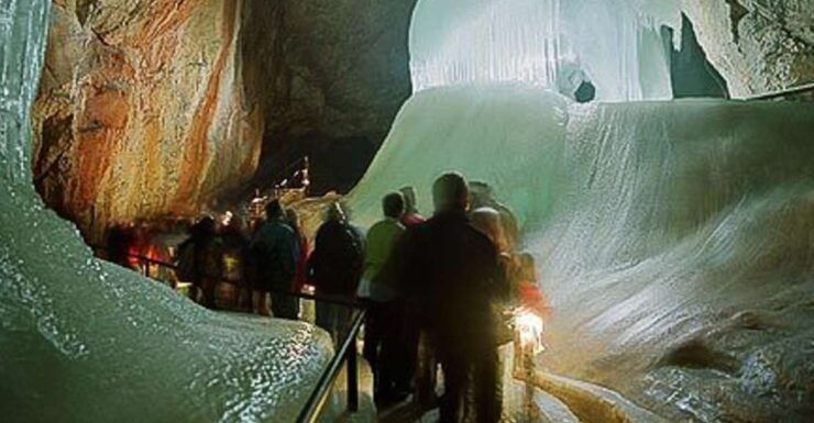 Throw Ice Caves & Hohenwerfen Castle Private Tour - Tour Experience