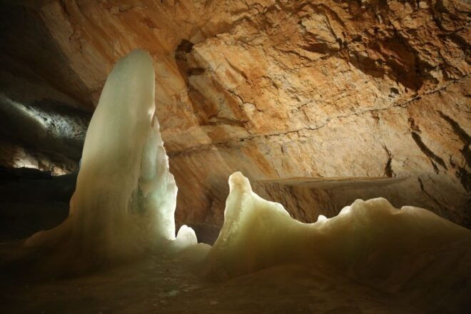 Throw Ice Caves & Hohenwerfen Castle Private Tour - Location and Reviews