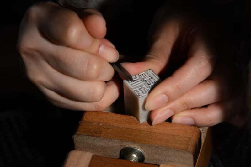Tiananmen Square: Hands-on experience Chinese Seal Carving - Unpacking the Experience: What to Expect