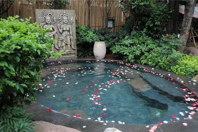 Tiananmen Square & the Forbidden City , Beihai Park Layover - Beihai Park: A Tranquil Escape