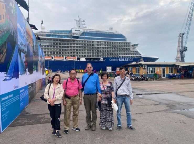 Tien Sa Port to Hue Imperial City & Sightseeing Private Car - Hues Imperial Citadel Exploration