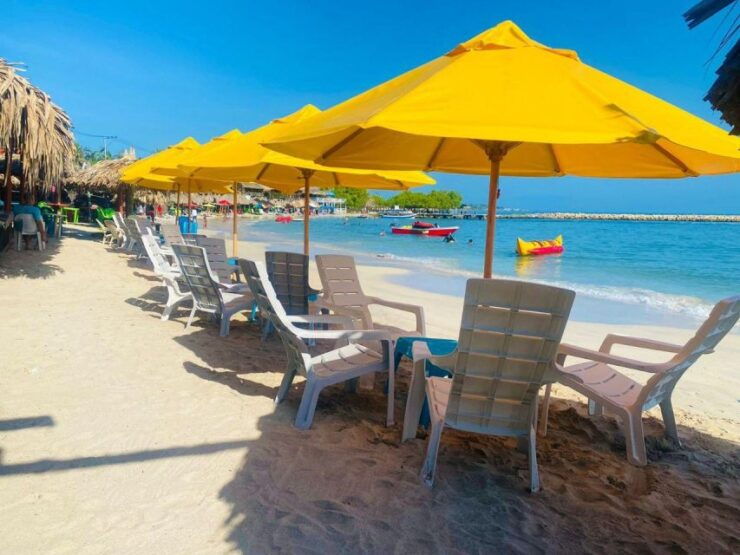 Tierra Bomba: Typical Beachday to Punta Arena! - Activity Duration and Live Guide