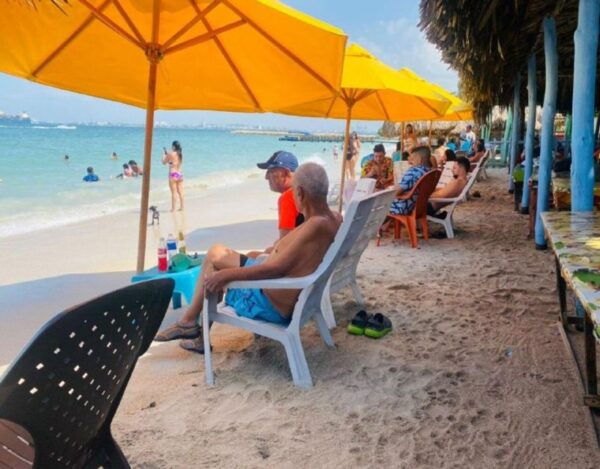 Tierra Bomba: Typical Beachday to Punta Arena! - Service Inclusions and Experiences