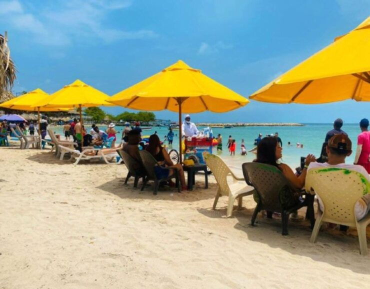 Tierra Bomba: Typical Beachday to Punta Arena! - Highlights and Activities