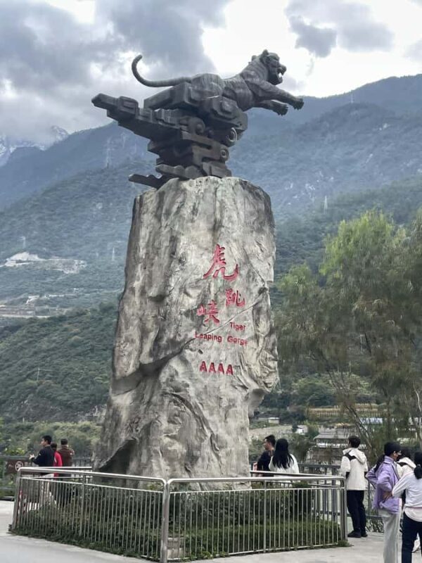 Tiger Leaping Gorge Easy Hike & Baisha Old Town Day Tour - Good To Know