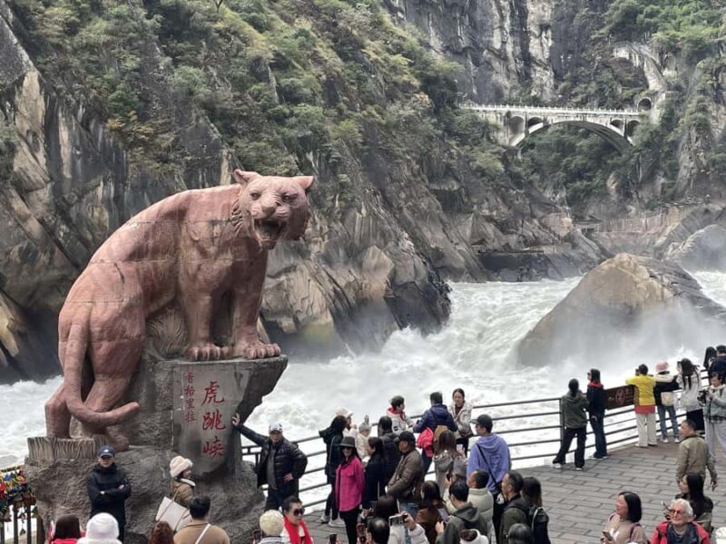 Tiger Leaping Gorge Easy Hike & Baisha Old Town Day Tour - Practical Tips for Your Day