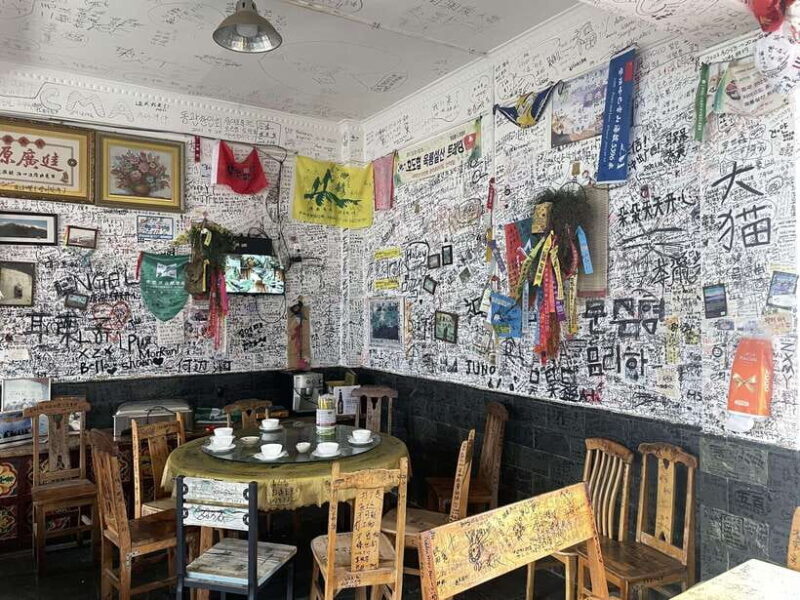 Tiger Leaping Gorge Trekking in the Canyon - Midway Inn and Longdong Waterfall