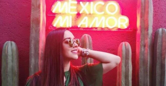 TikTok & Instagram Private Tour Mexico City in Deluxe Car - Tour Features